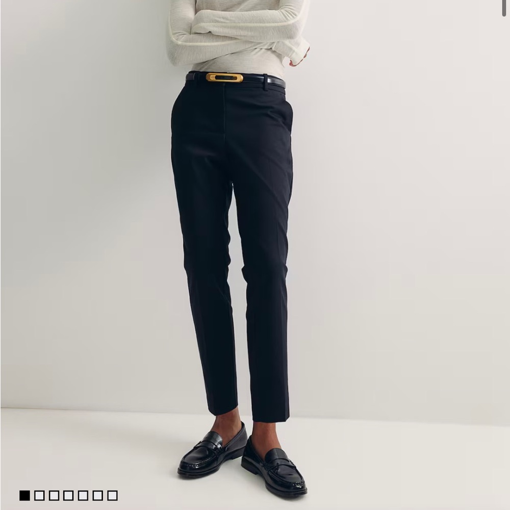 H&M navy Ankle Cropped Pants with Slim Fit Design